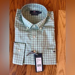 NWT VINEYARD VINES BRAND NEW Men’s Large Button Down